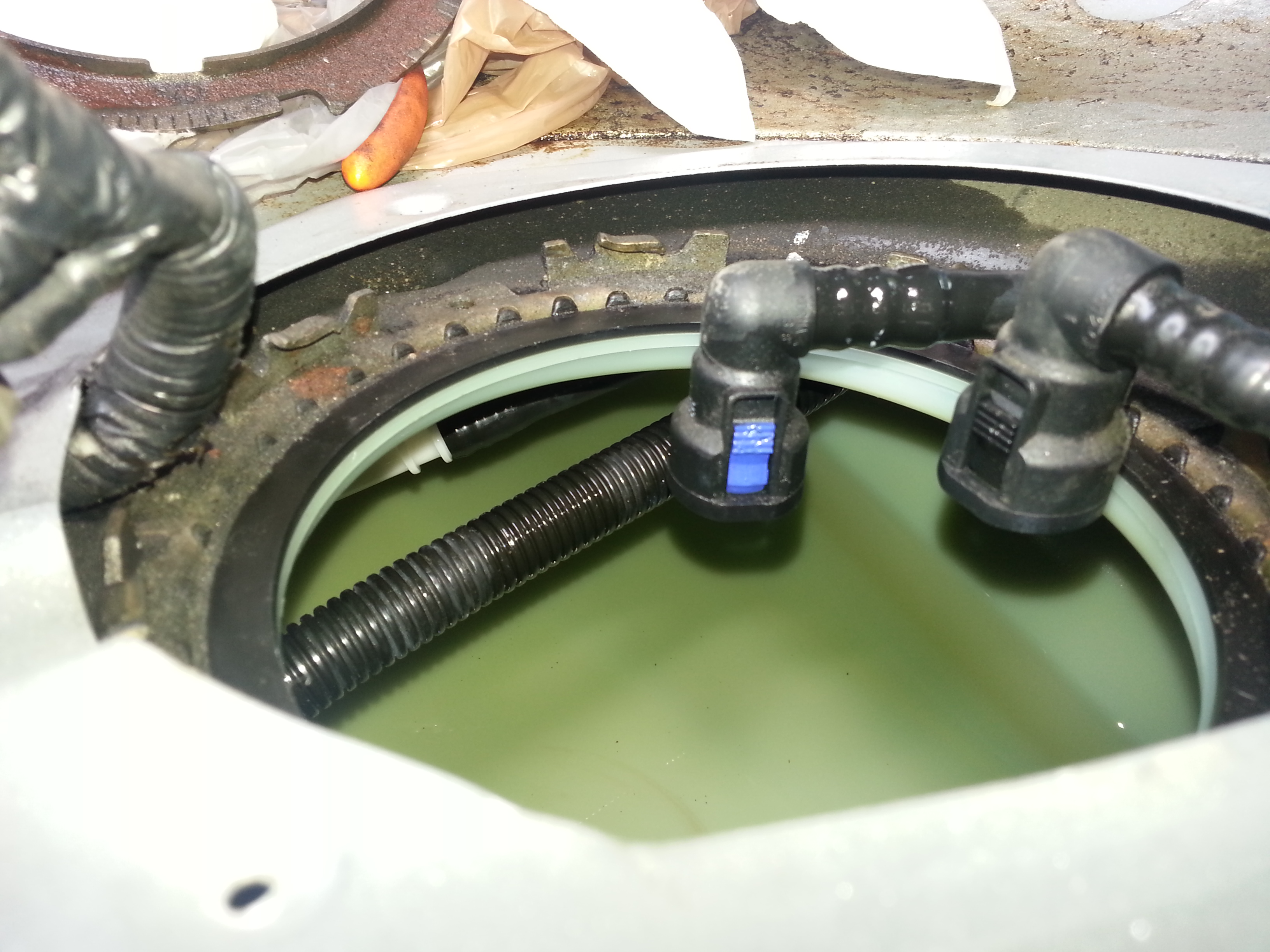 LP Fuel Pump DIY Replacement - Audi A4 B7 Quattro